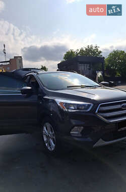Внедорожник / Кроссовер Ford Escape 2018 в Черновцах