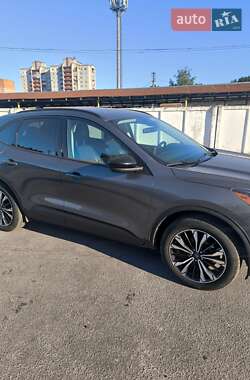 Внедорожник / Кроссовер Ford Escape 2021 в 