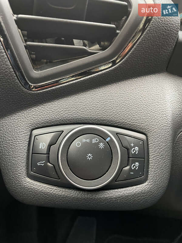 Внедорожник / Кроссовер Ford Escape 2017 в Ивано-Франковске