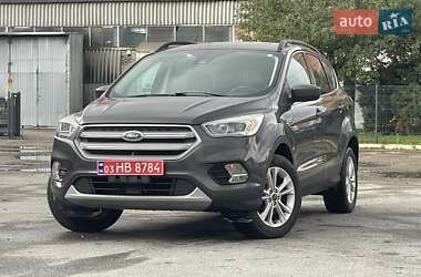 Внедорожник / Кроссовер Ford Escape 2018 в 