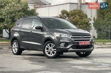 Внедорожник / Кроссовер Ford Escape 2018 в 