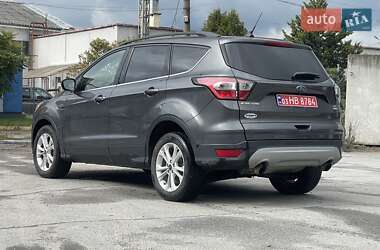 Внедорожник / Кроссовер Ford Escape 2018 в 