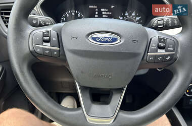 Позашляховик / Кросовер Ford Escape 2022 в 