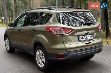 Внедорожник / Кроссовер Ford Escape 2014 в 
