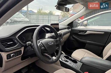 Внедорожник / Кроссовер Ford Escape 2022 в 