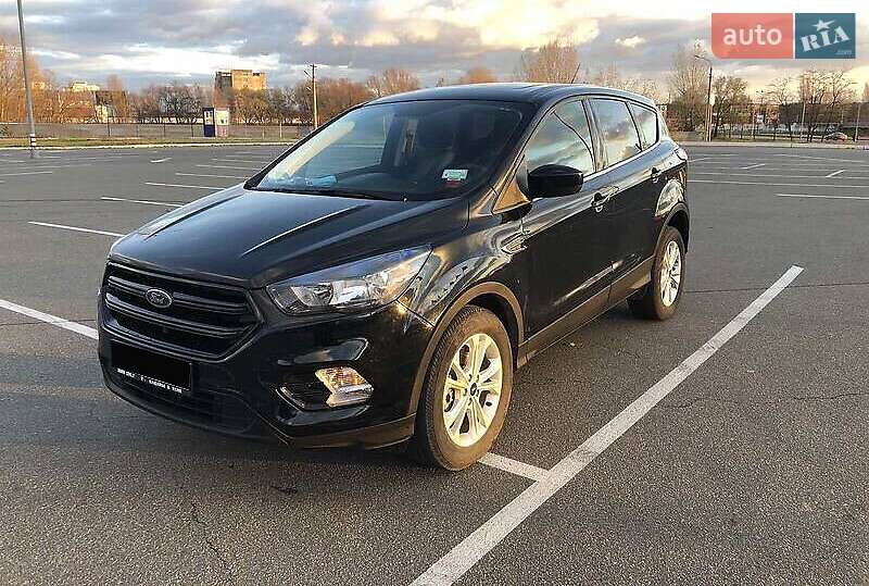 Позашляховик / Кросовер Ford Escape 2017 в 