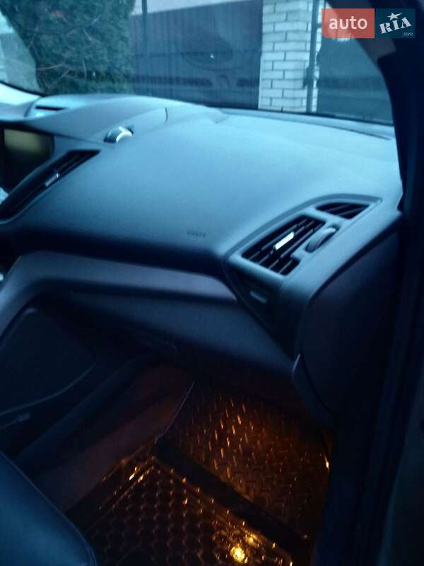 Внедорожник / Кроссовер Ford Escape 2014 в Тернополе