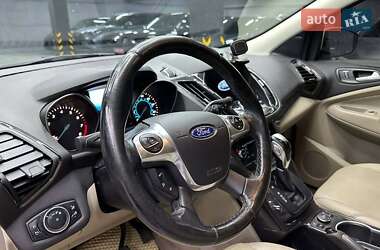 Внедорожник / Кроссовер Ford Escape 2015 в 