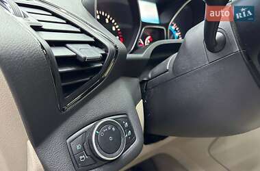 Внедорожник / Кроссовер Ford Escape 2015 в 