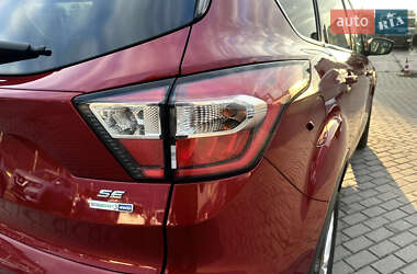Внедорожник / Кроссовер Ford Escape 2018 в 