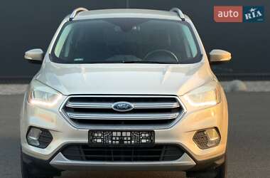 Внедорожник / Кроссовер Ford Escape 2018 в 