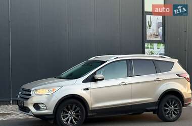 Внедорожник / Кроссовер Ford Escape 2018 в 