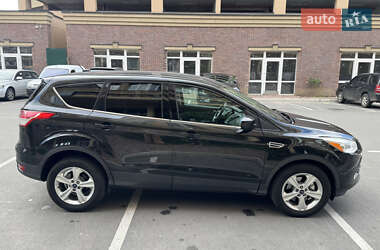 Позашляховик / Кросовер Ford Escape 2014 в 