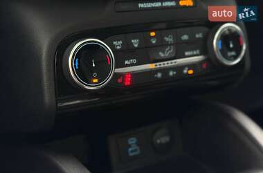 Внедорожник / Кроссовер Ford Escape 2022 в 
