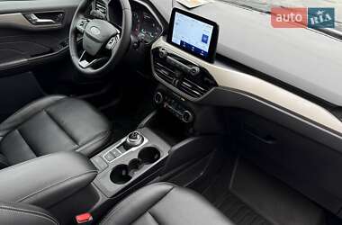 Внедорожник / Кроссовер Ford Escape 2022 в 