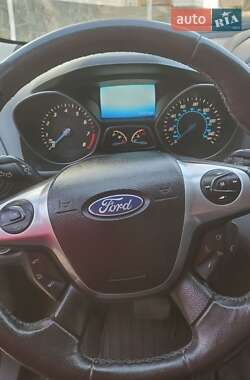 Внедорожник / Кроссовер Ford Escape 2014 в 