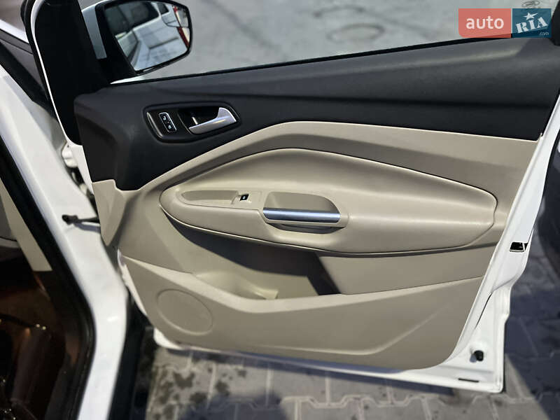 Внедорожник / Кроссовер Ford Escape 2016 в Тернополе