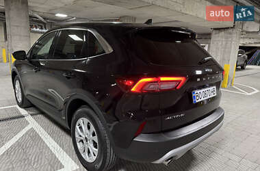 Внедорожник / Кроссовер Ford Escape 2024 в 