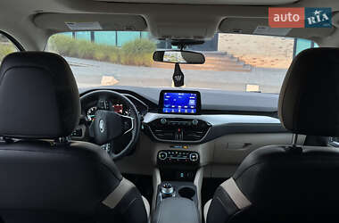 Внедорожник / Кроссовер Ford Escape 2020 в 