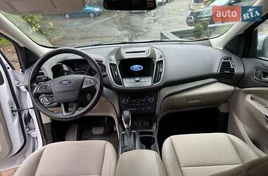 Внедорожник / Кроссовер Ford Escape 2018 в 