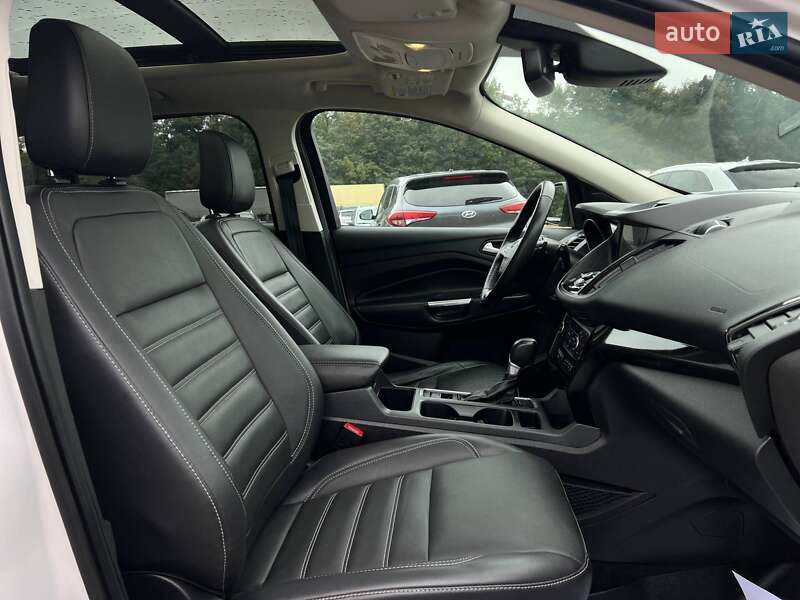 Внедорожник / Кроссовер Ford Escape 2018 в Стрые