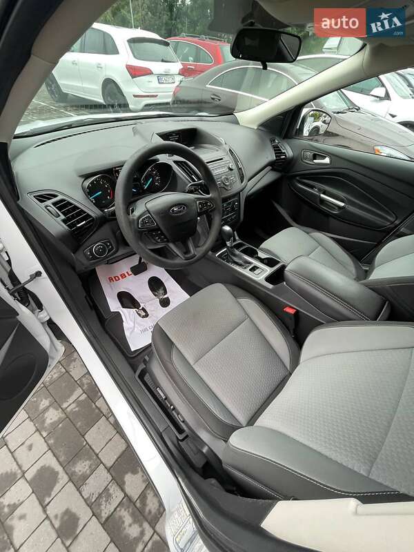 Внедорожник / Кроссовер Ford Escape 2017 в Львове