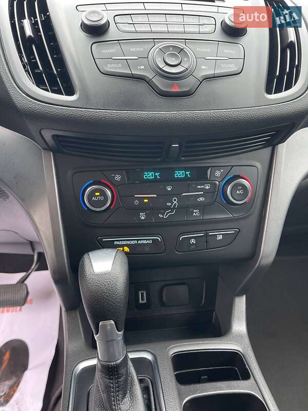 Внедорожник / Кроссовер Ford Escape 2017 в Львове