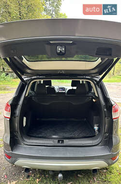 Внедорожник / Кроссовер Ford Escape 2013 в 