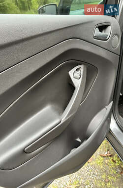 Внедорожник / Кроссовер Ford Escape 2013 в 