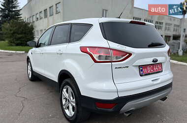 Внедорожник / Кроссовер Ford Escape 2015 в 