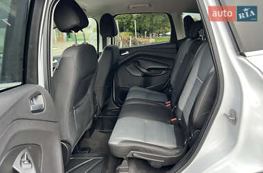 Внедорожник / Кроссовер Ford Escape 2015 в 