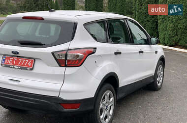 Внедорожник / Кроссовер Ford Escape 2017 в 