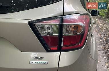 Внедорожник / Кроссовер Ford Escape 2017 в 