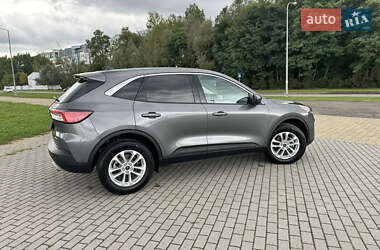 Позашляховик / Кросовер Ford Escape 2021 в 