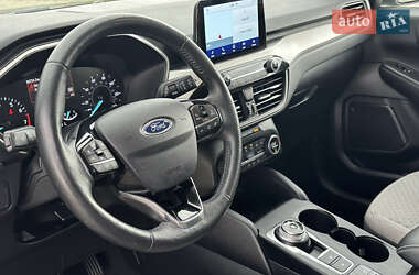 Позашляховик / Кросовер Ford Escape 2021 в 