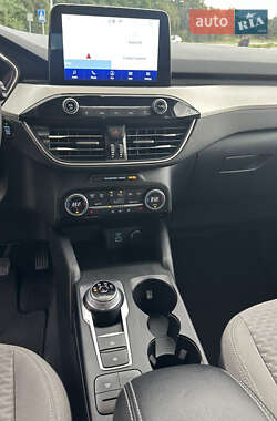 Позашляховик / Кросовер Ford Escape 2021 в 