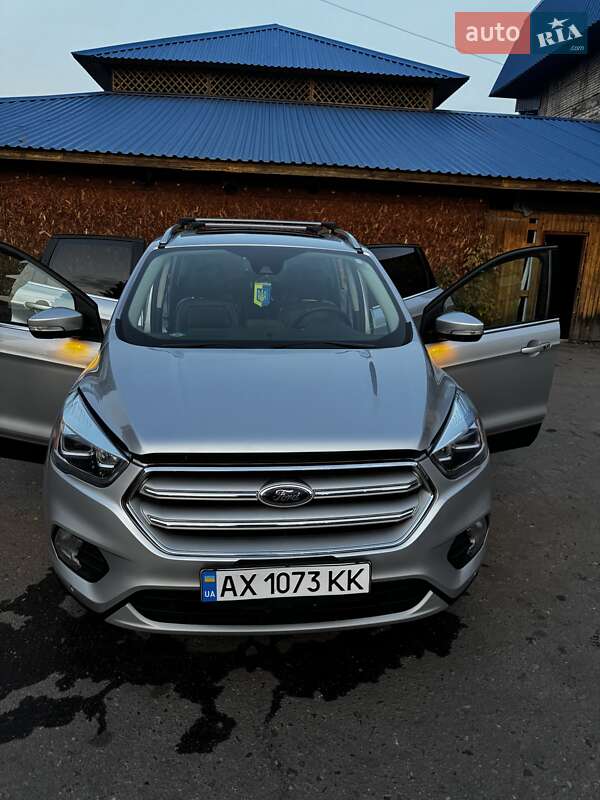 Внедорожник / Кроссовер Ford Escape 2018 в Славянске