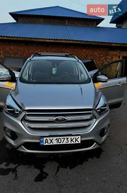 Внедорожник / Кроссовер Ford Escape 2018 в 