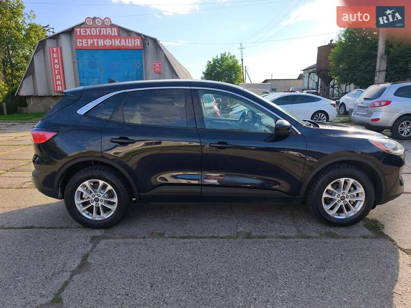 Позашляховик / Кросовер Ford Escape 2021 в Стрию