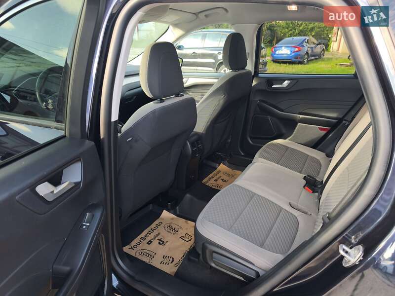 Позашляховик / Кросовер Ford Escape 2021 в Стрию