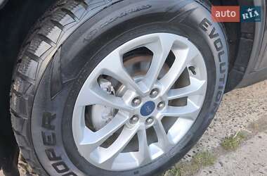 Внедорожник / Кроссовер Ford Escape 2021 в 