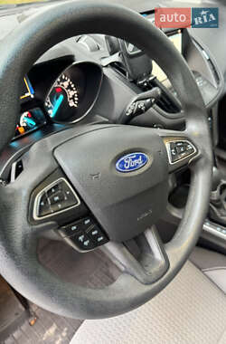 Позашляховик / Кросовер Ford Escape 2017 в 
