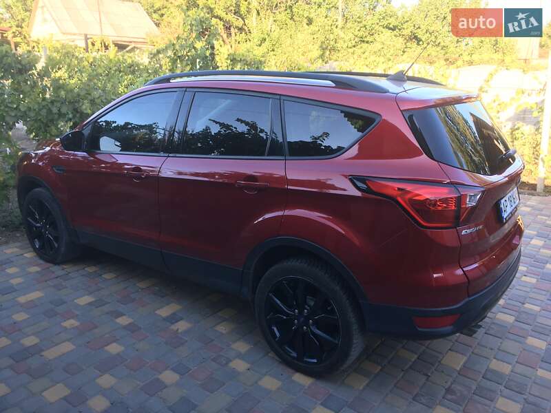 Внедорожник / Кроссовер Ford Escape 2019 в Запорожье