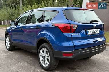 Внедорожник / Кроссовер Ford Escape 2019 в 