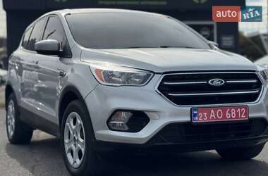 Внедорожник / Кроссовер Ford Escape 2017 в 