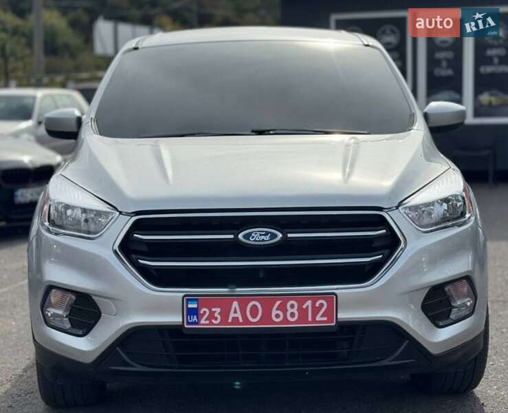 Внедорожник / Кроссовер Ford Escape 2017 в 