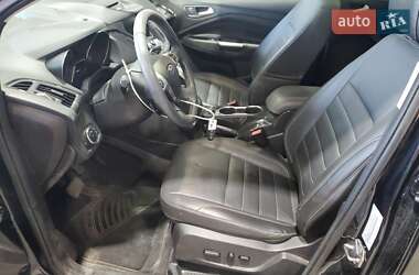 Внедорожник / Кроссовер Ford Escape 2015 в 