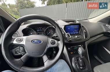 Внедорожник / Кроссовер Ford Escape 2016 в 