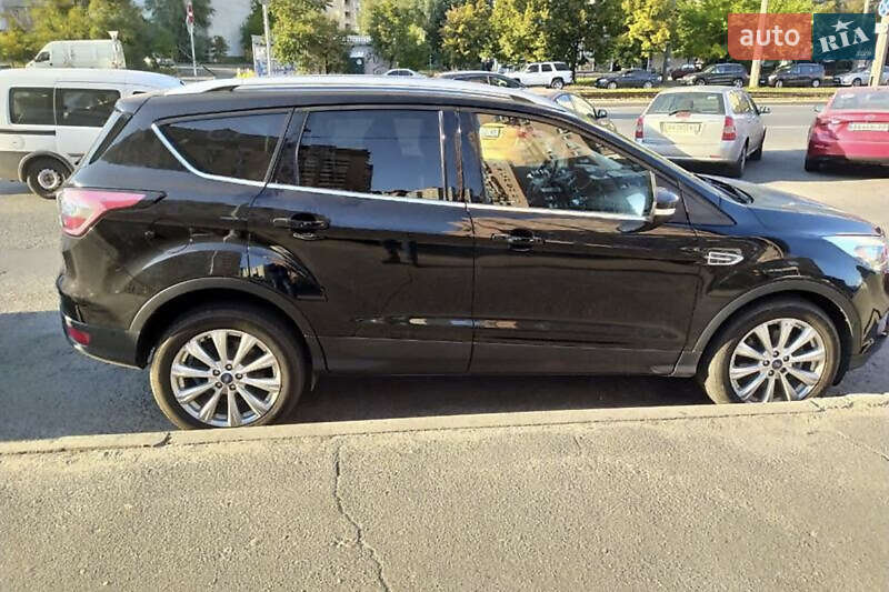 Внедорожник / Кроссовер Ford Escape 2017 в Ивано-Франковске