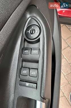 Внедорожник / Кроссовер Ford Escape 2015 в 